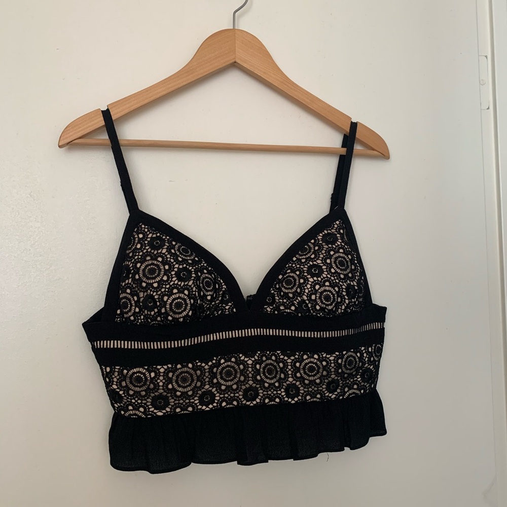 Cute lace detail crop top